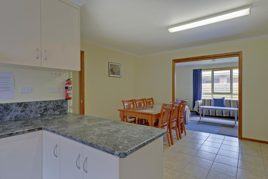 All Inn Strahan Holiday Units Exterior foto