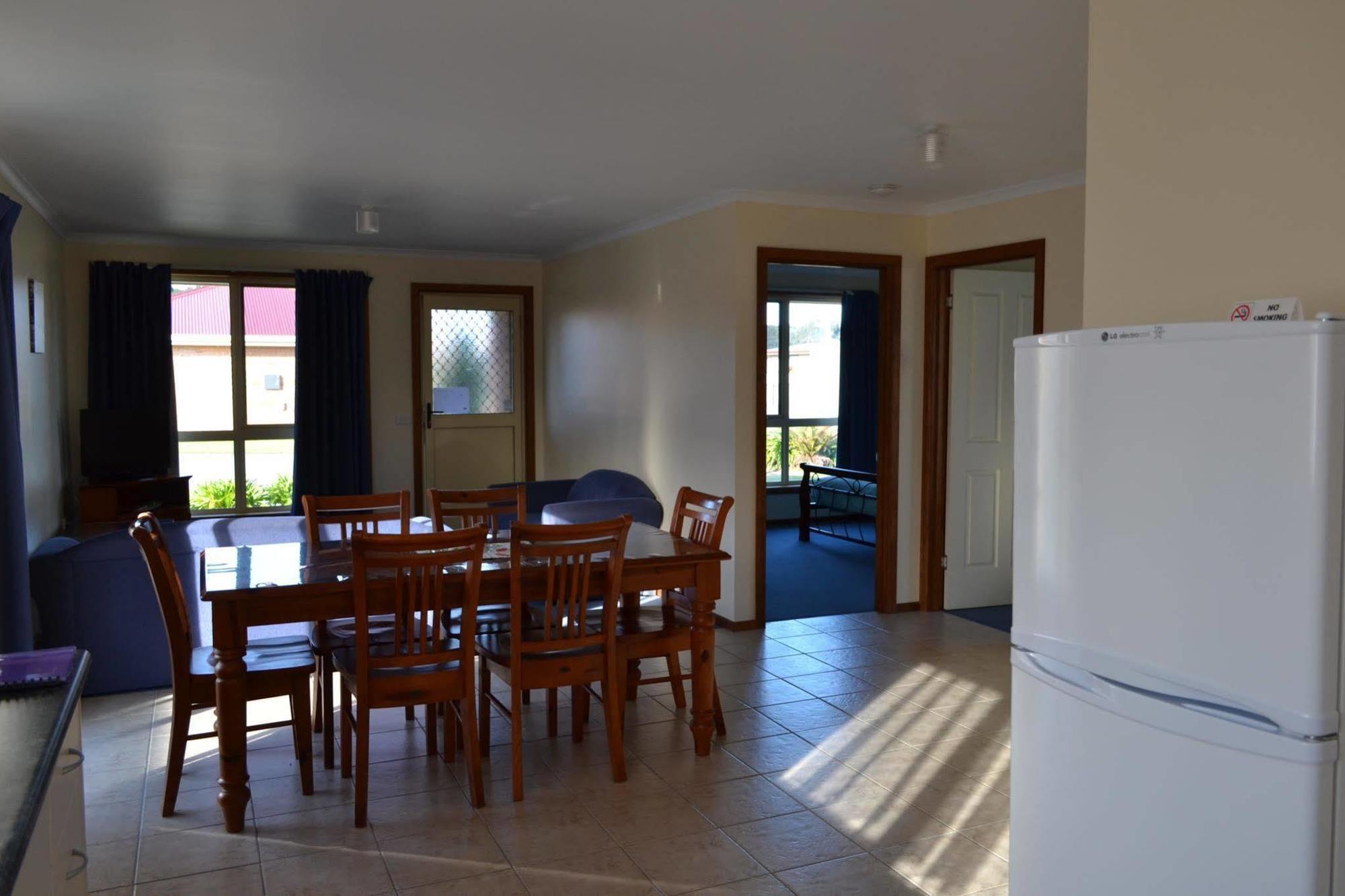 All Inn Strahan Holiday Units Exterior foto